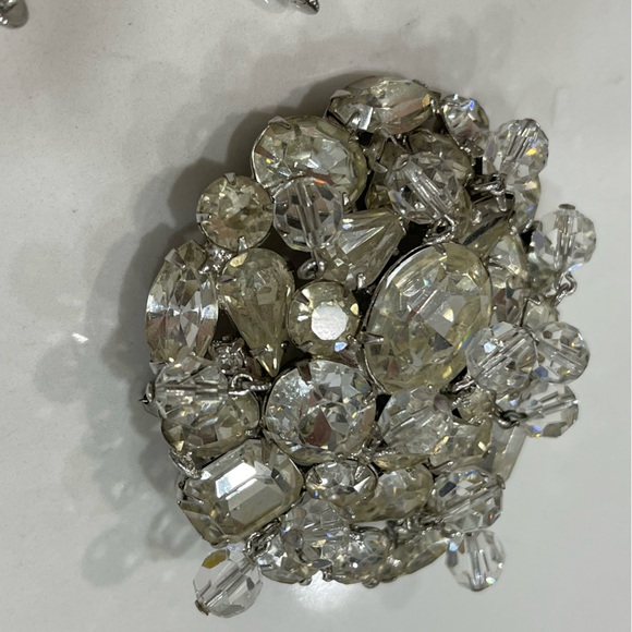 VINTAGE HEAVY CRYSTALS KRAMER NY BROOCH PIN & EARRINGS - Picture 2 of 10